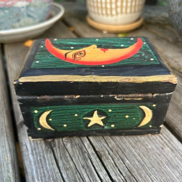 Artistic Moon Face Box Trinket Decor - Orange and Green- Whimsy Goth 90s Vintage - Picture 2 of 13
